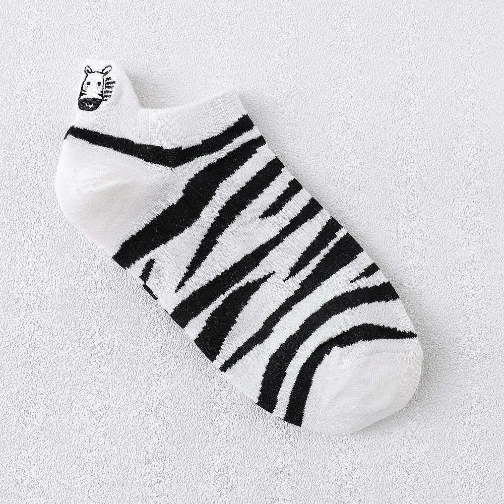 Funny Cute Embroidery Panda Socks Women Harajuku Divertidos Kawaii White Black Calcetines Mujer Ankle Sokken Chaussette Femme